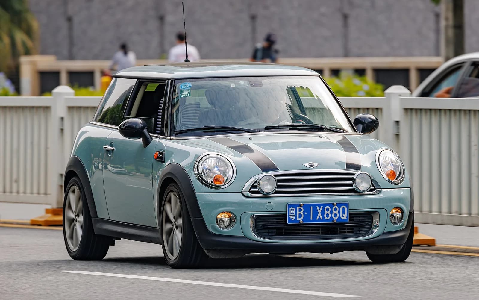 MINI Cooper R56
